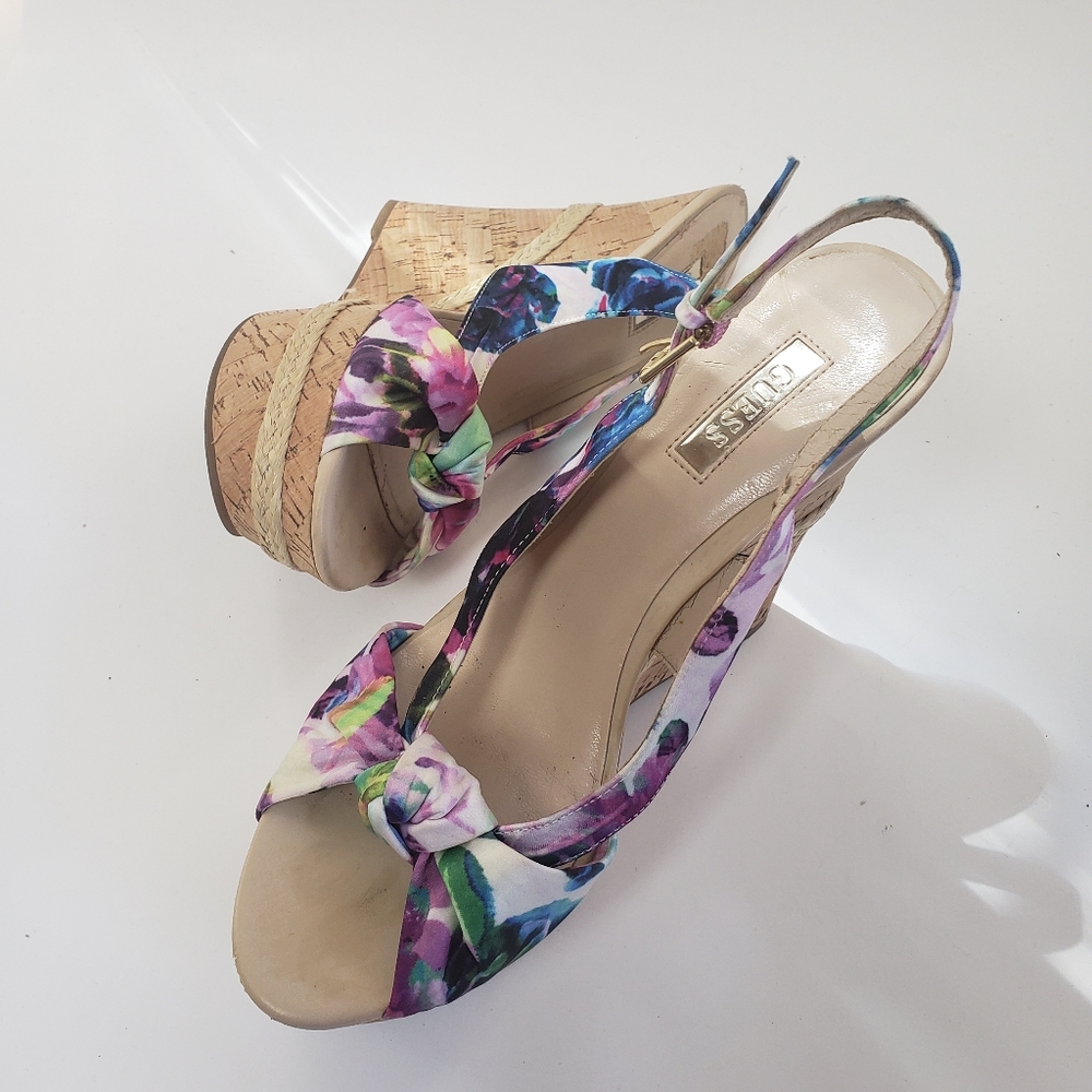 GUESS GWDELILAN Floral Wedge Sandals Size 7
